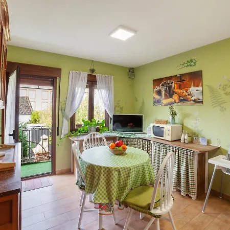 Stunning Mansion In With Balcony Nyaraló *